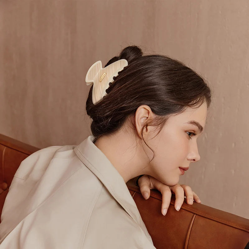 Hilary Large Hair Claw - EVITA PERONI OFFICIAL