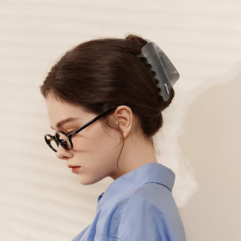 Grey Style Freya Geometric XL Hair Claw - EVITA PERONI OFFICIAL