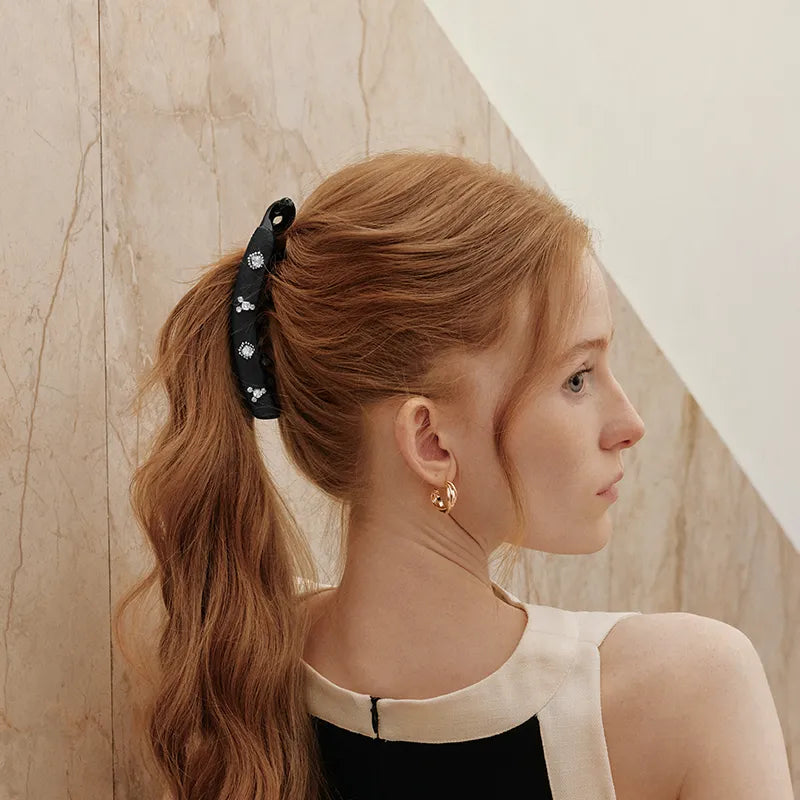 Eileen Crystal Velvet Banana Clip - EVITA PERONI OFFICIAL