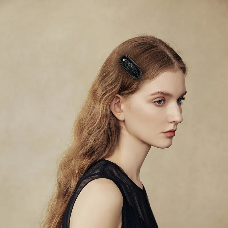 Stellar Shadow Crystal Cowhide Pelican Clip - EVITA PERONI OFFICIAL