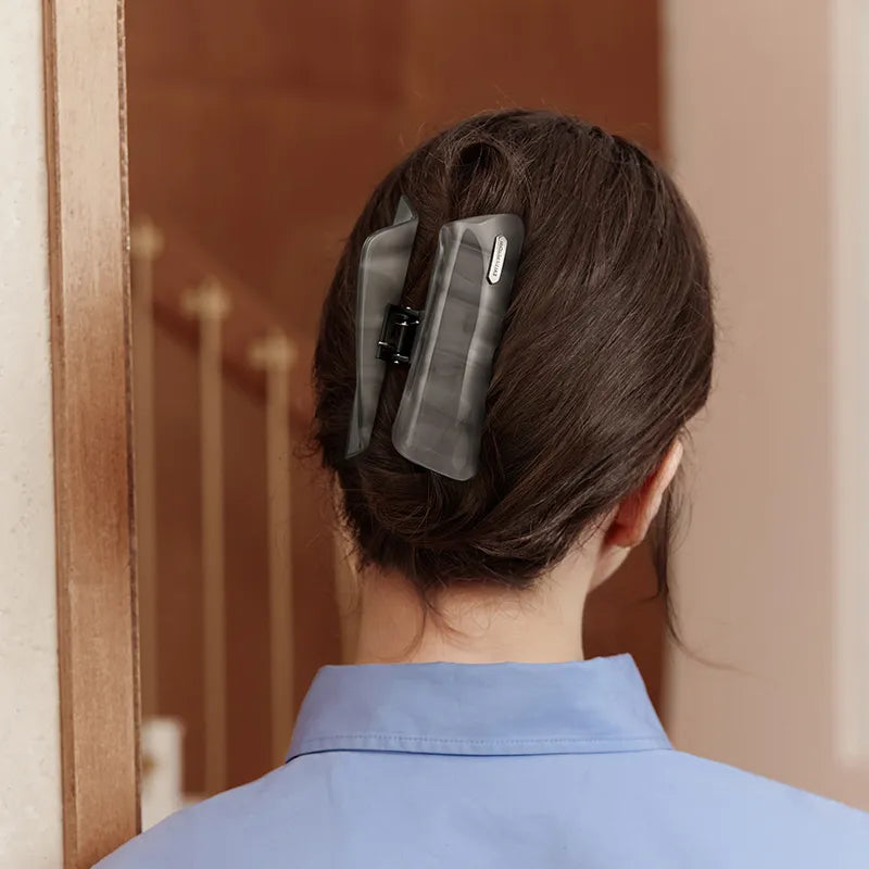 Grey Style Freya Geometric XL Hair Claw - EVITA PERONI OFFICIAL