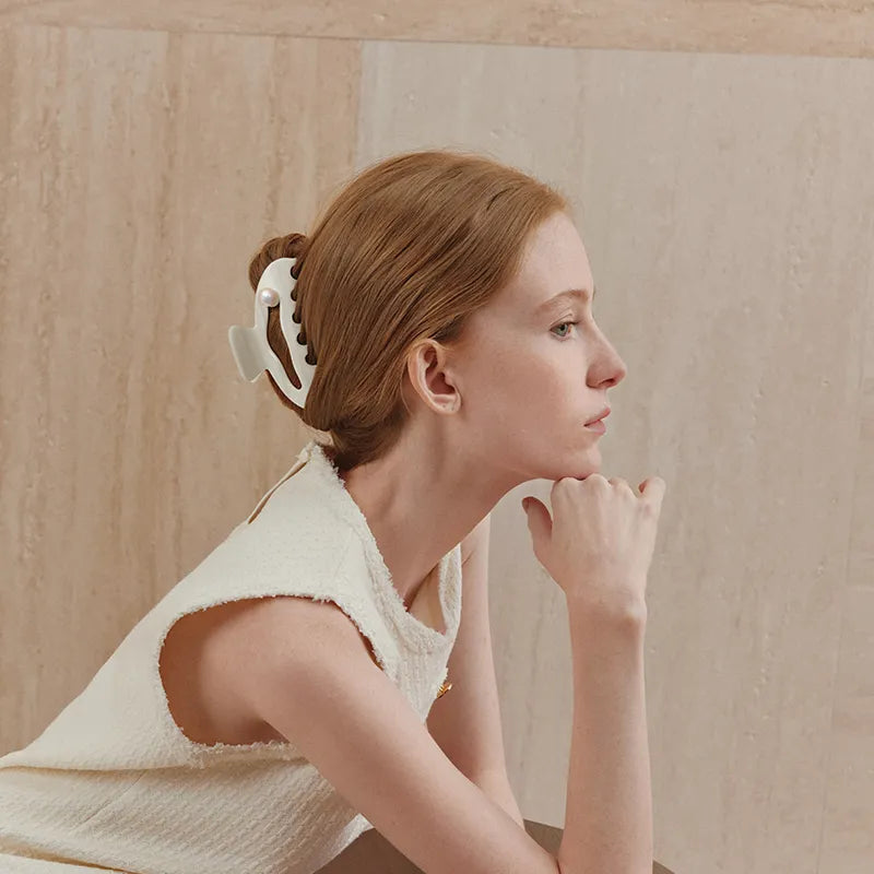 Alexandra Pearl XL Hair Claw - EVITA PERONI OFFICIAL