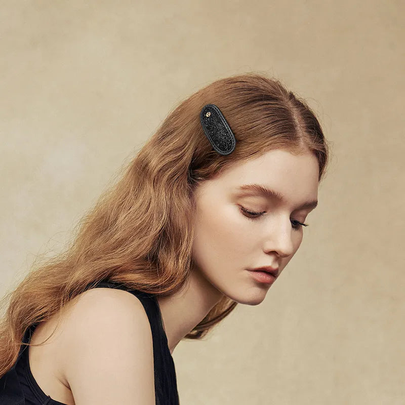 Stellar Shadow Crystal Cowhide Pelican Clip - EVITA PERONI OFFICIAL