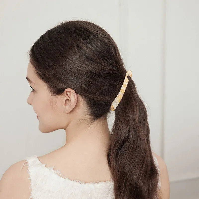 Coral Classic Banana Clip - EVITA PERONI OFFICIAL