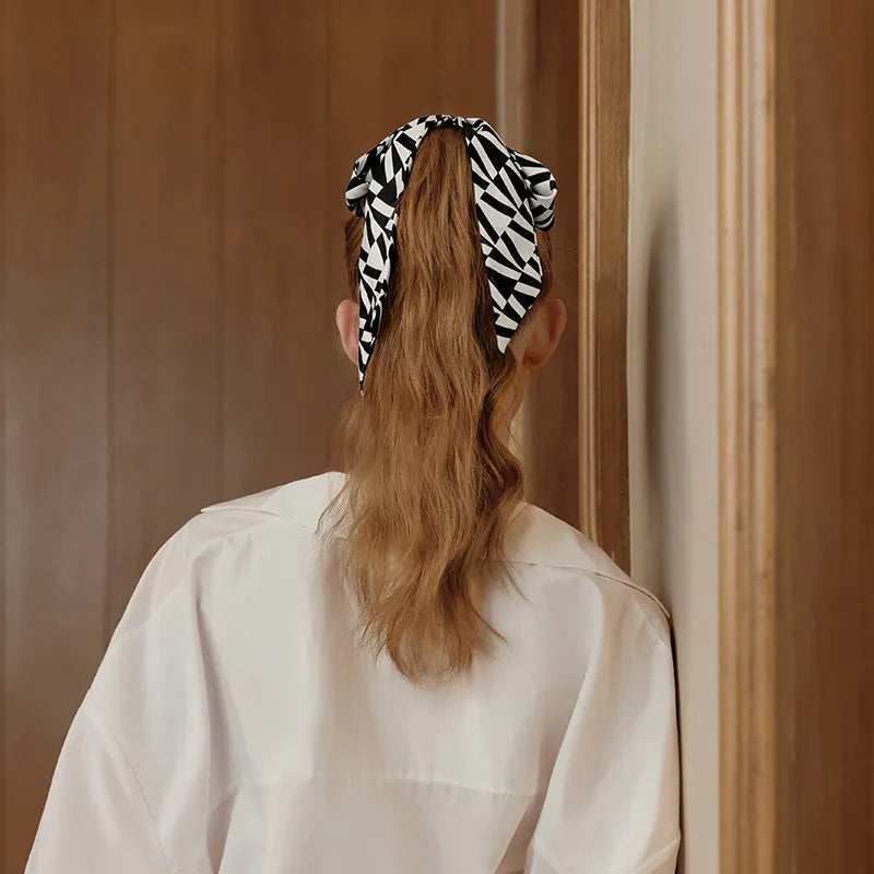 Mulberry Silk Julia Medium Scrunchie with Bow Tail - EVITA PERONI OFFICIAL