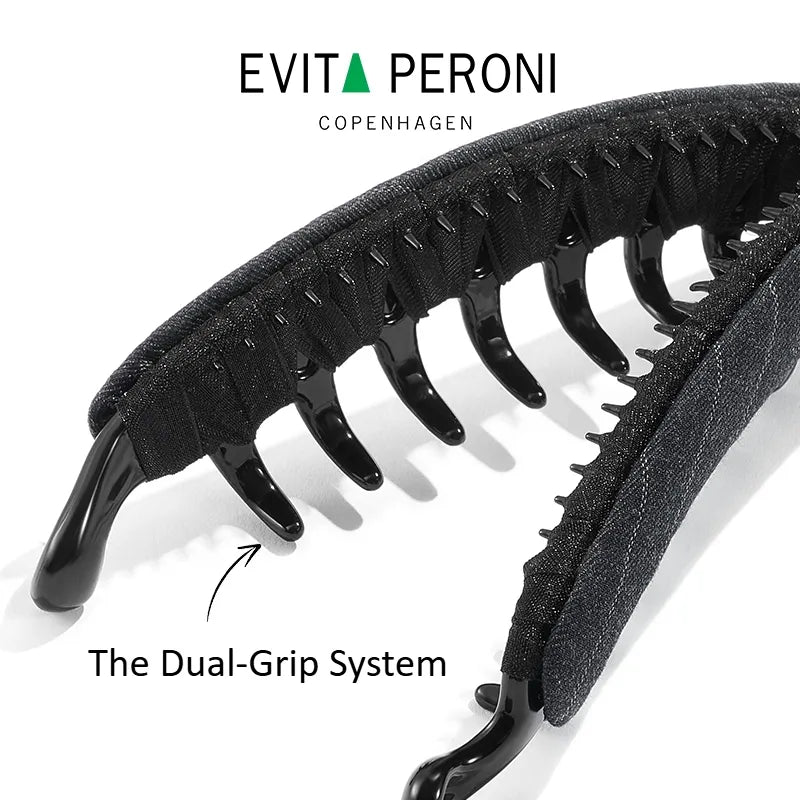 Maeve Banana Clip in Suiting Fabric - EVITA PERONI OFFICIAL