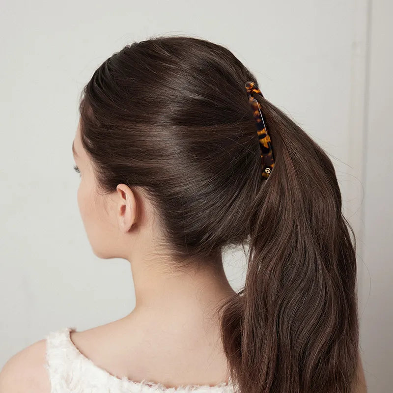 Coral Classic Banana Clip - EVITA PERONI OFFICIAL