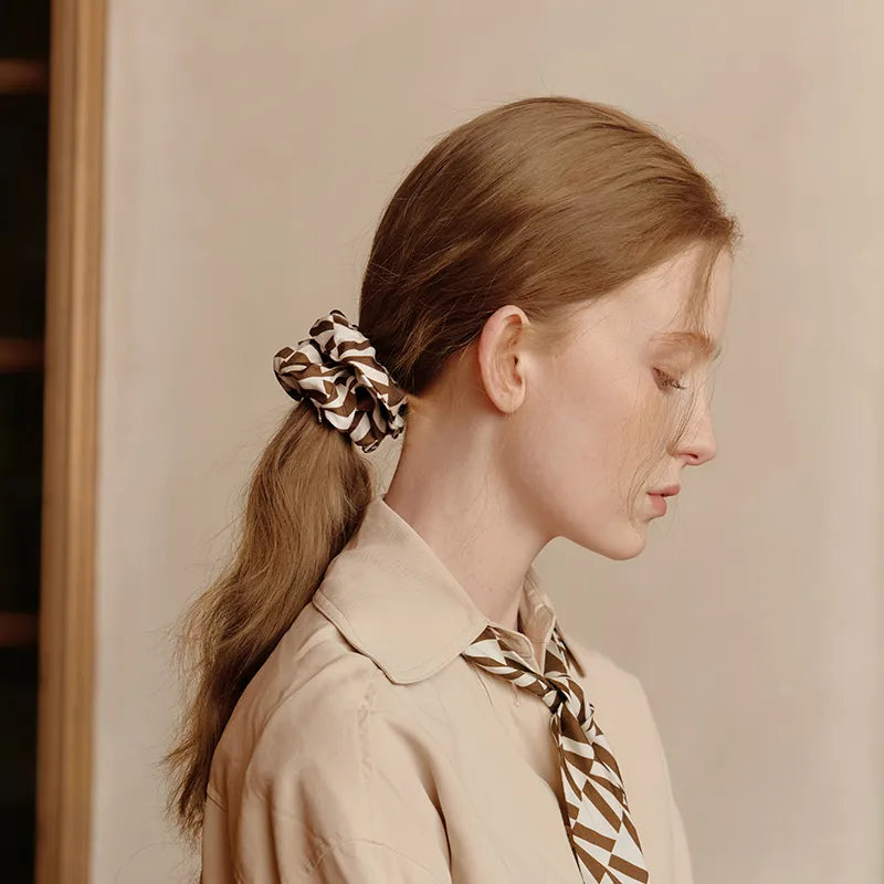 Mulberry Silk Julia Medium Scrunchie with Bow Tail - EVITA PERONI OFFICIAL