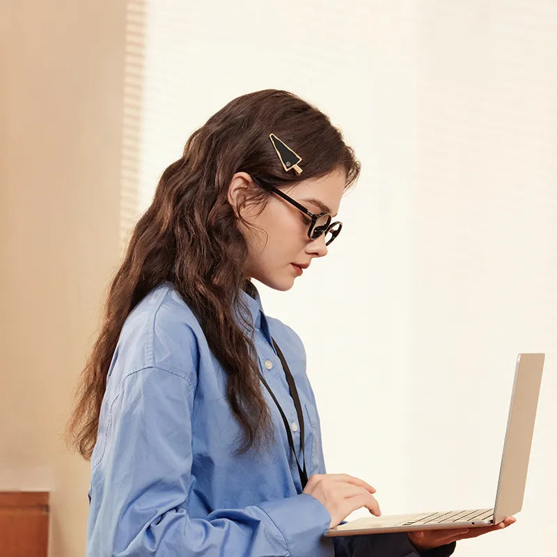 Mora Triangle Pelican Clip - EVITA PERONI OFFICIAL