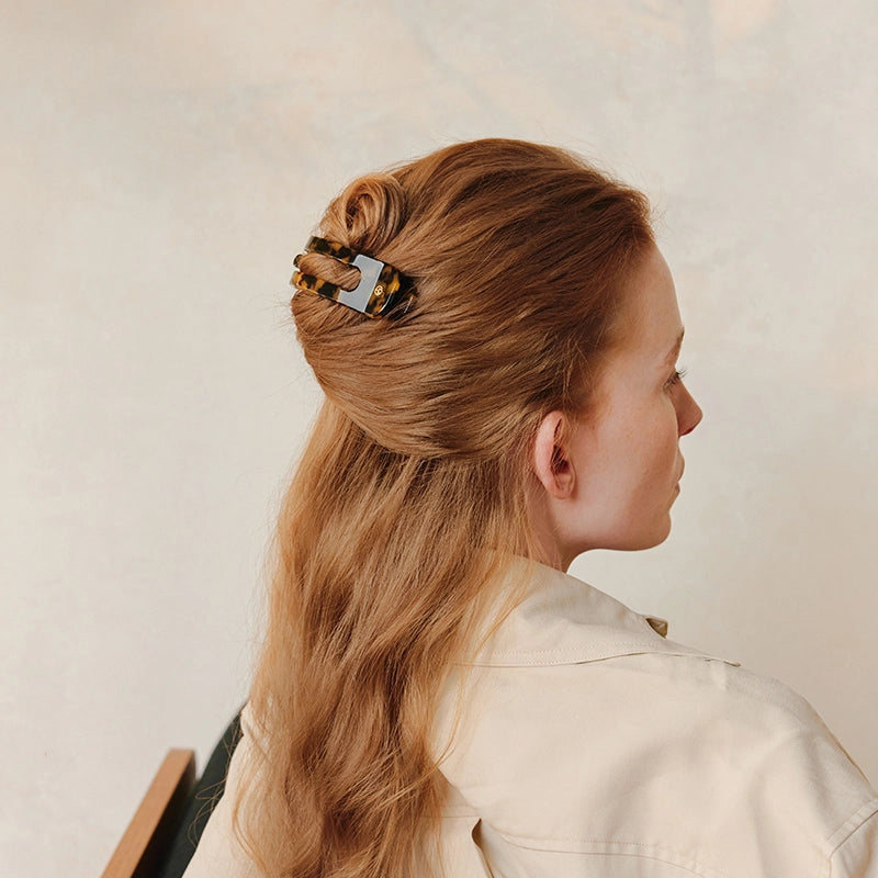 Cassia Uni Clip - EVITA PERONI OFFICIAL