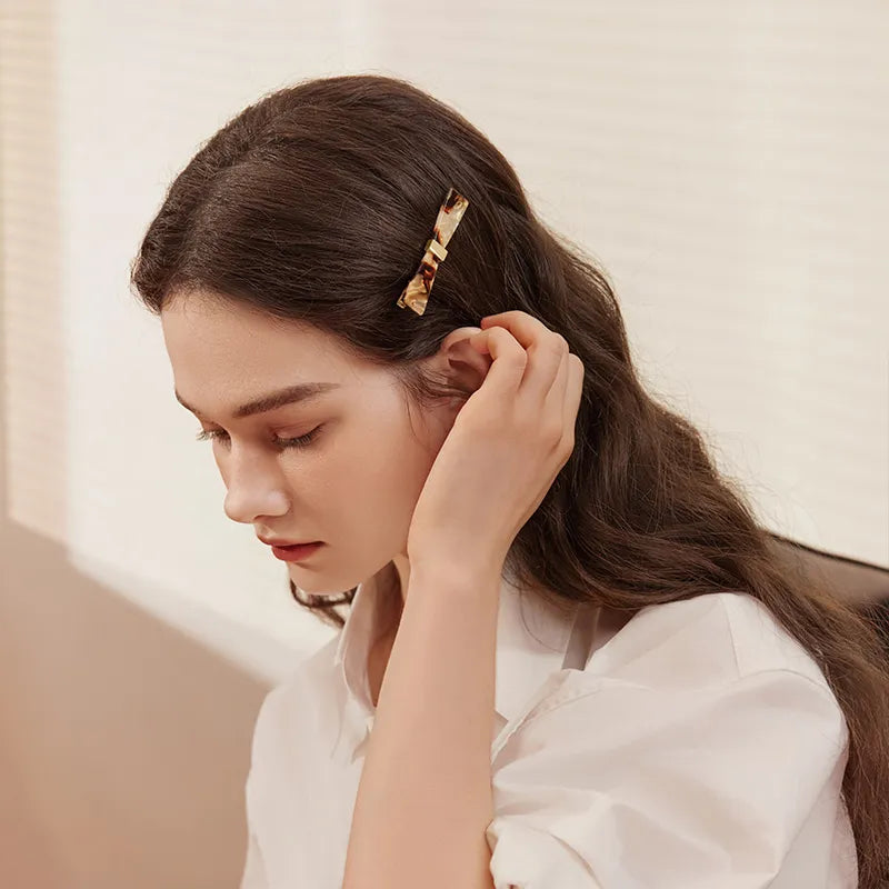 Nicole Bow Style Pelican Hair Clip - EVITA PERONI OFFICIAL