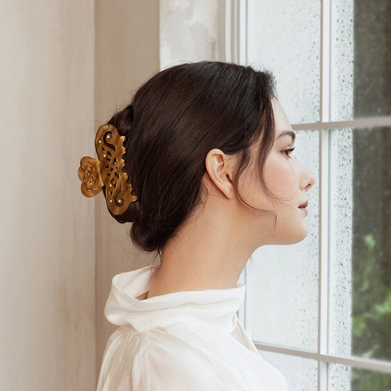 Abigail XL Hair Claw - EVITA PERONI OFFICIAL