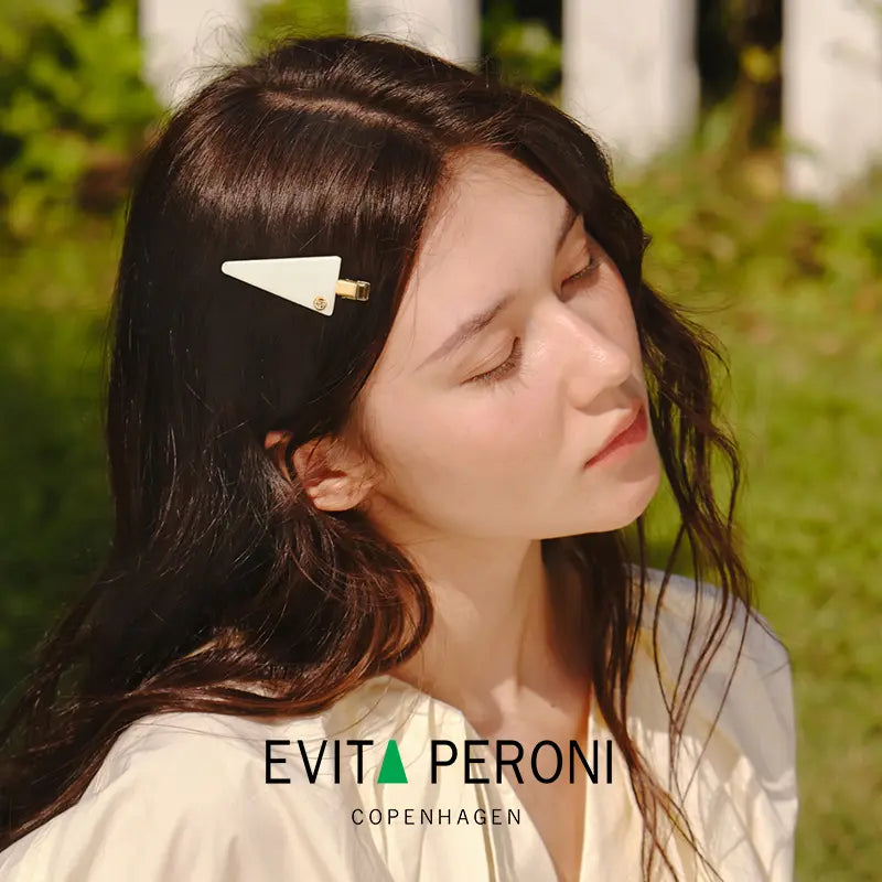 Helen Dopamine Triangular Pelican - EVITA PERONI OFFICIAL