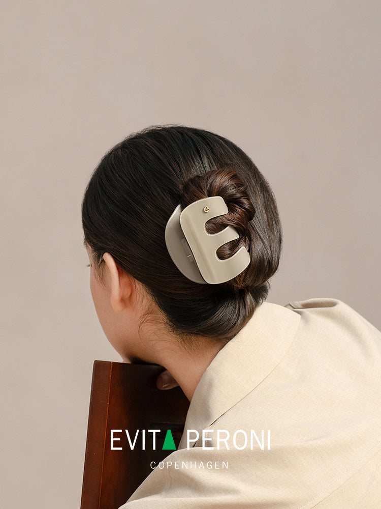 Noya Medium Hair Claw - EVITA PERONI OFFICIAL