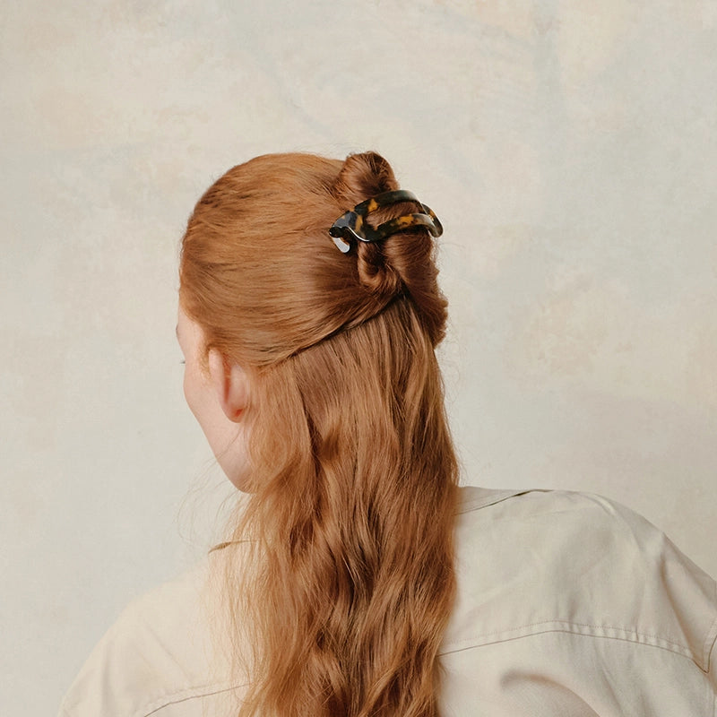 Cassia Uni Clip - EVITA PERONI OFFICIAL