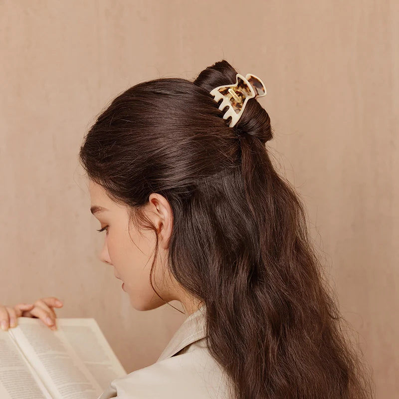 Hilary Small Hair Claw - EVITA PERONI OFFICIAL