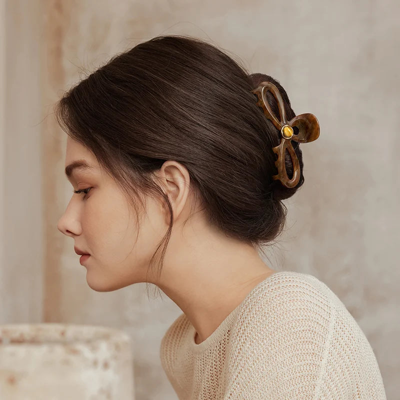 Isla Amber Glow XL Hair Claw - EVITA PERONI OFFICIAL