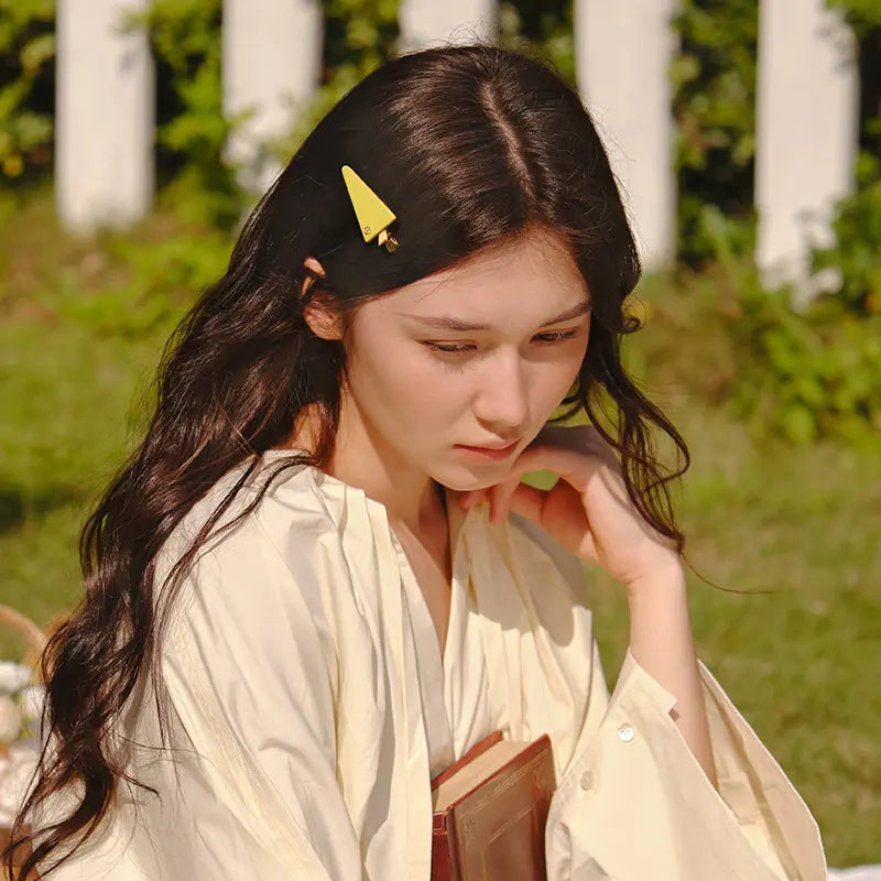 Helen Dopamine Triangular Pelican - EVITA PERONI OFFICIAL