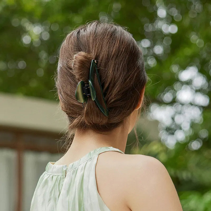 Silvia Hollow Out XL Hair Claw - EVITA PERONI OFFICIAL