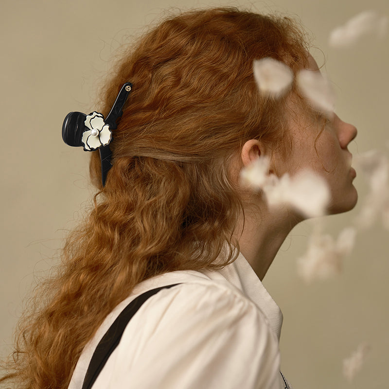 Isabella Large Hair Claw - EVITA PERONI OFFICIAL